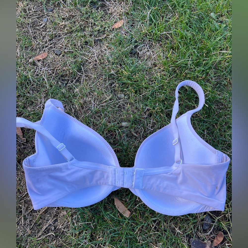 VICTORIAS SECRET lined perfect coverage bra- 34DD - Picture 2 of 3
